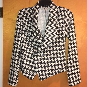 Stylish Houndstooth print jacket